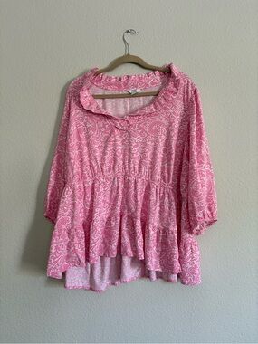 crown & ivy Pink Paisley Ruffle
V-Neck Tunic